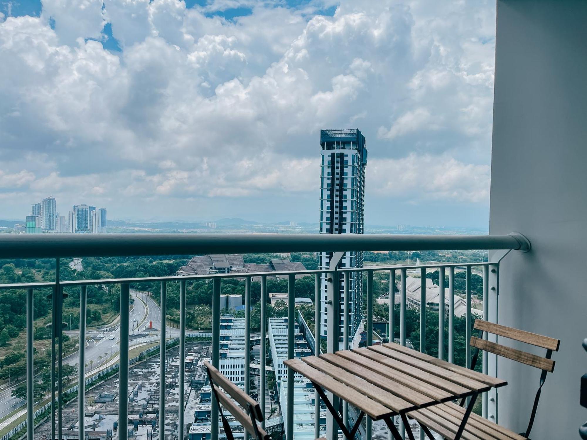 Teega Puteriharbour By Wp Apartment *