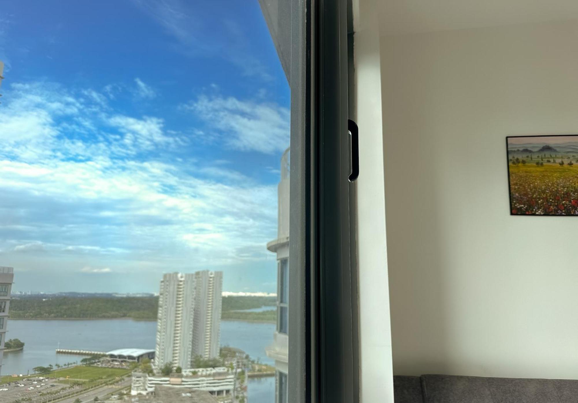 Teega Puteriharbour By Wp Apartment *
